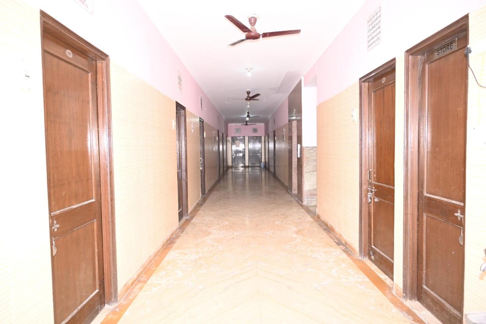 Sarva Darshan Ashram Hotel Haridwār Екстериор снимка
